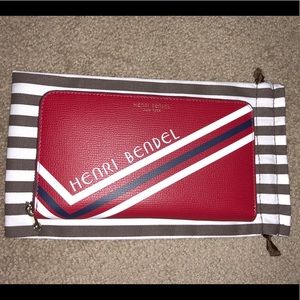BNWT Henri Bendel Zip Around Continental Wallet